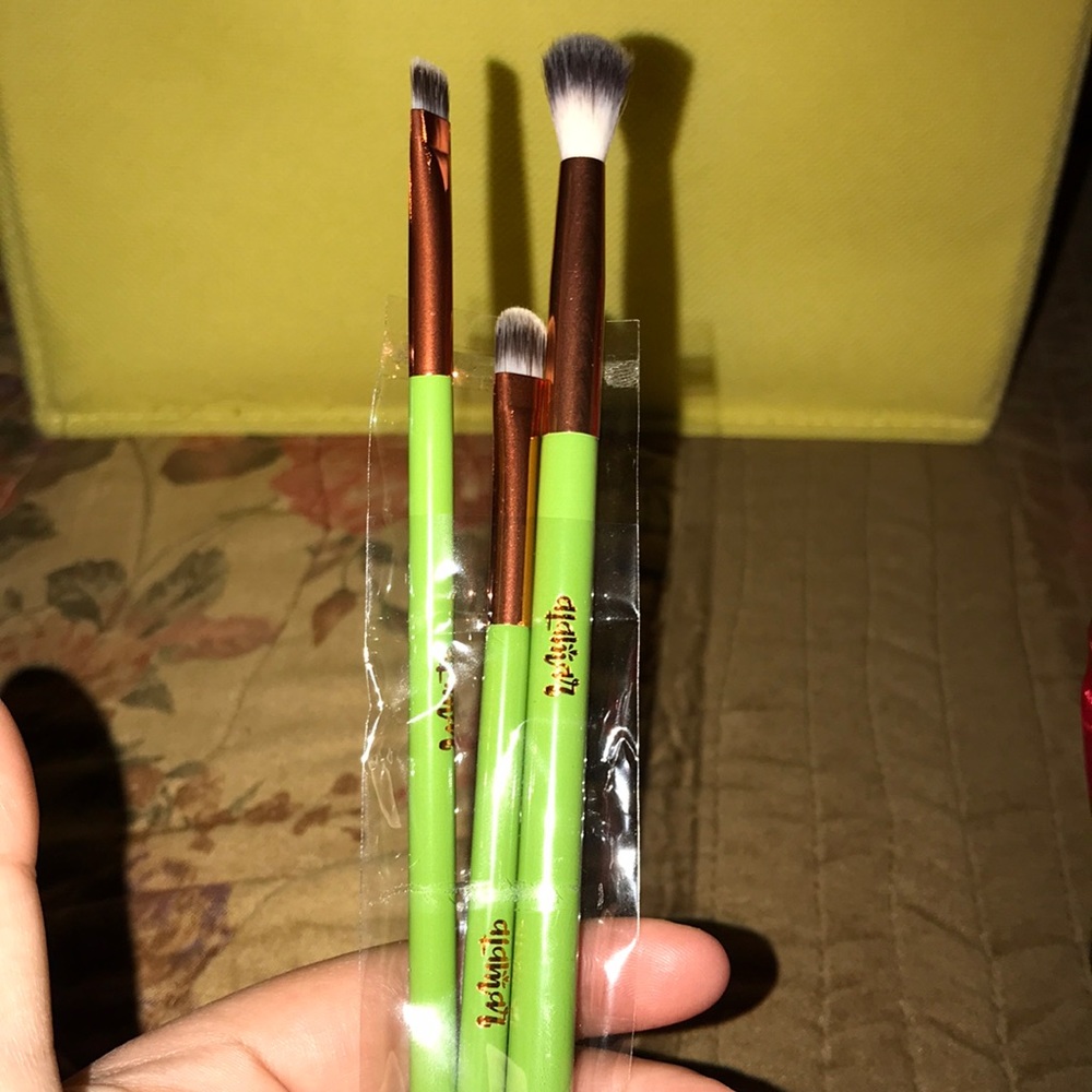 Alamar Cosmetics Ojitos Brush Set